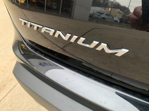 Used 2022 Ford Edge Titanium AWD/4WD image 15