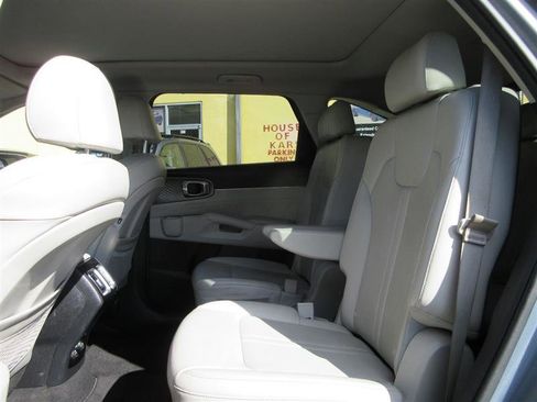 Used 2023 Kia Sorento SX AWD/4WD image 27