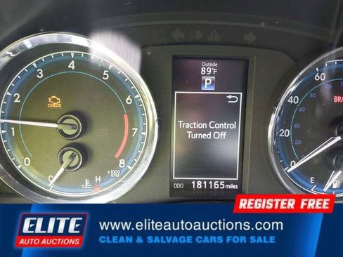 Used 2018 Toyota Corolla SE FWD image 13