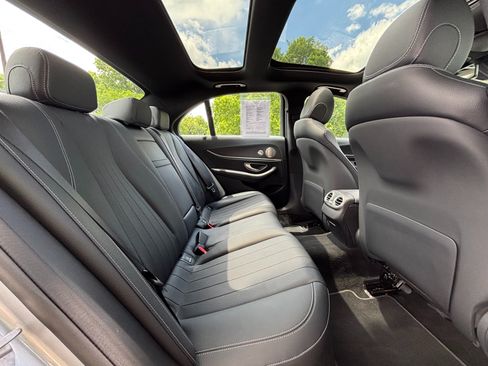 Used 2022 Mercedes-Benz E 350 4MATIC Sedan image 19