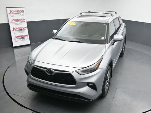 Used 2022 Toyota Highlander XLE image 33