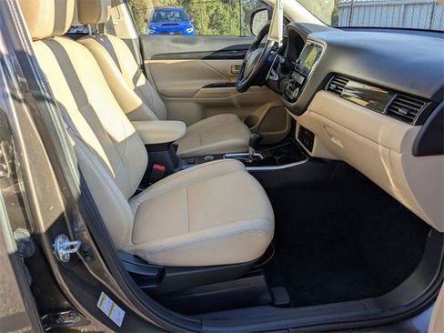 Used 2018 Mitsubishi Outlander GT image 37