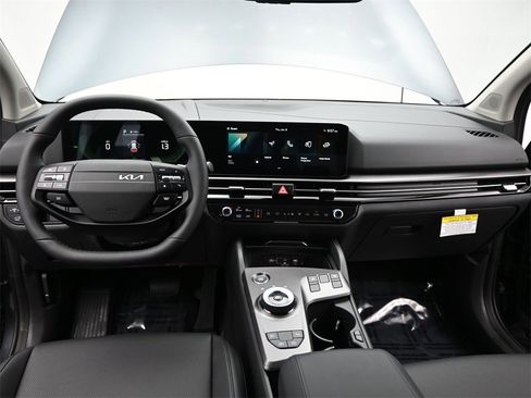 New 2026 Kia Sportage EX image 33