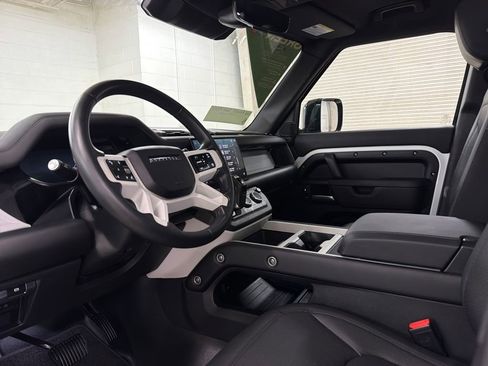 Used 2025 Land Rover Defender 110 S AWD/4WD image 5