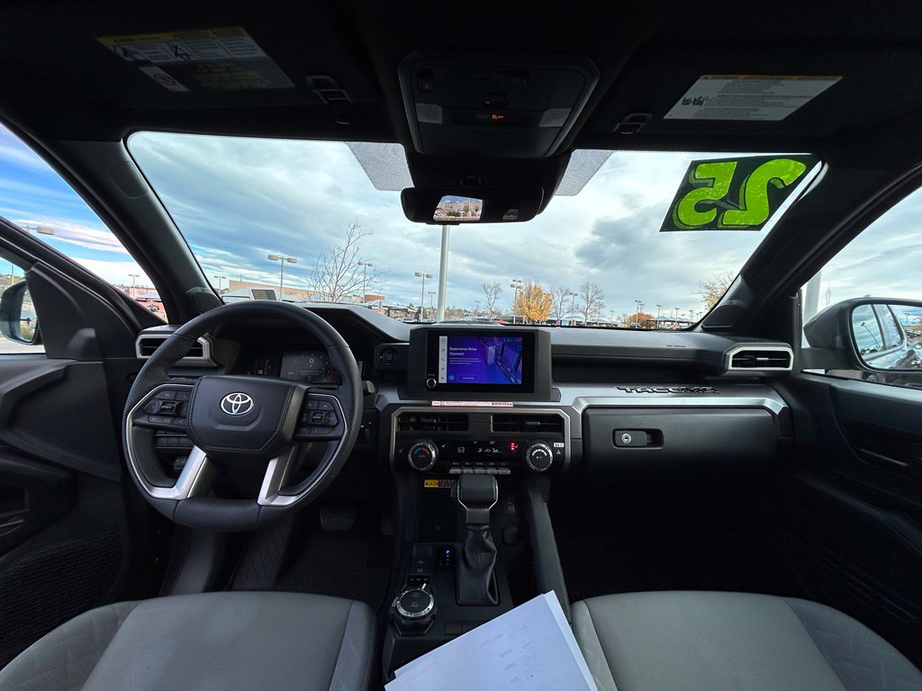 Used 2025 Toyota Tacoma SR5 AWD/4WD image 10