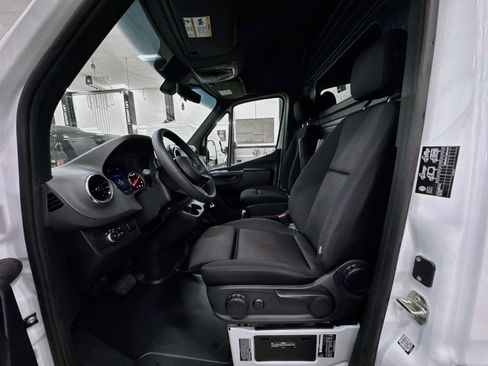Used 2025 Mercedes-Benz Sprinter 3500 image 22