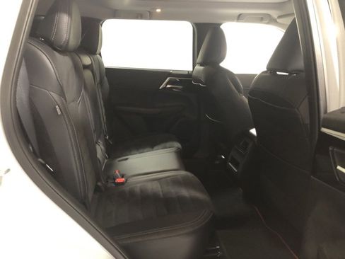 Used 2024 Mitsubishi Outlander Ralliart image 10