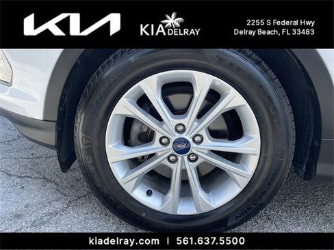 Used 2017 Ford Escape SE image 30