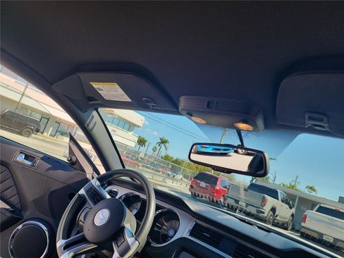 Used 2010 Ford Mustang Premium image 22