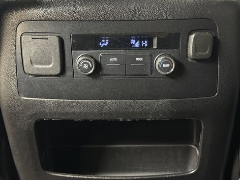 Used 2020 Chevrolet Suburban LT image 19