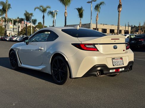 Certified 2022 Toyota GR86 Premium image 12