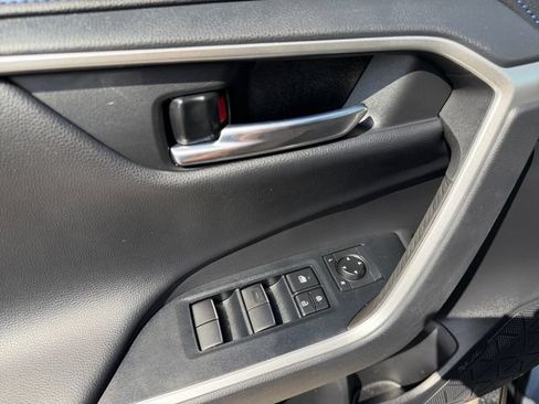 Used 2019 Toyota RAV4 XSE AWD/4WD image 17