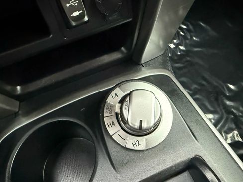 Used 2015 Toyota 4Runner SR5 image 37