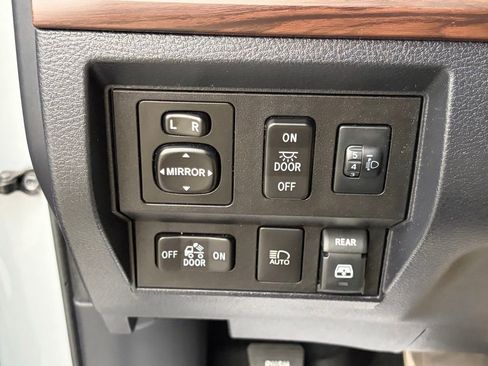 Used 2018 Toyota Tundra Limited w/ Limited Premium Package AWD/4WD image 24