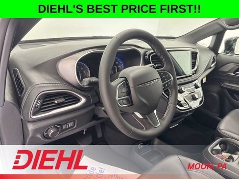 New 2027 Chrysler Pacifica Select FWD image 25