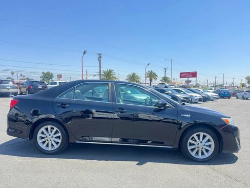 Used 2013 Toyota Camry XLE w/ Convenience Pkg FWD image 8