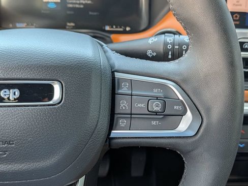 Used 2025 Jeep Compass Limited w/ Elite Group AWD/4WD image 21