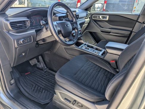 Used 2020 Ford Explorer XLT w/ Comfort Package AWD/4WD image 13