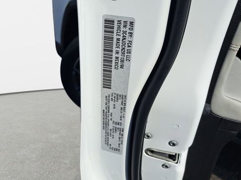 Certified 2024 Jeep Compass Limited image 35