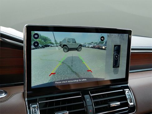 Used 2024 Lincoln Navigator Reserve image 27