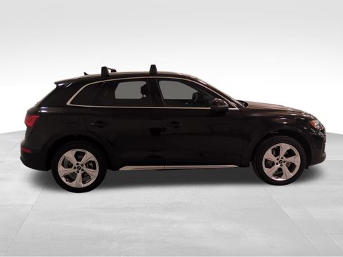 Used 2021 Audi Q5 Prestige w/ Prestige Package image 2