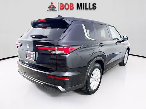 New 2026 Mitsubishi Outlander ES FWD image 7