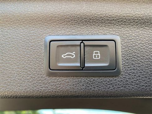 Used 2021 Audi Q3 2.0T Premium w/ Convenience Package image 13