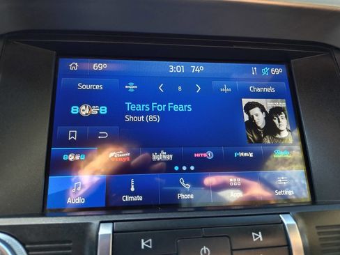 Used 2022 Ford Mustang Premium RWD image 33