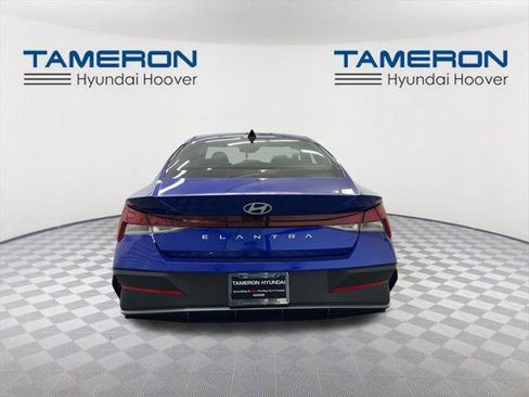New 2026 Hyundai Elantra SE w/ Cargo Package image 4