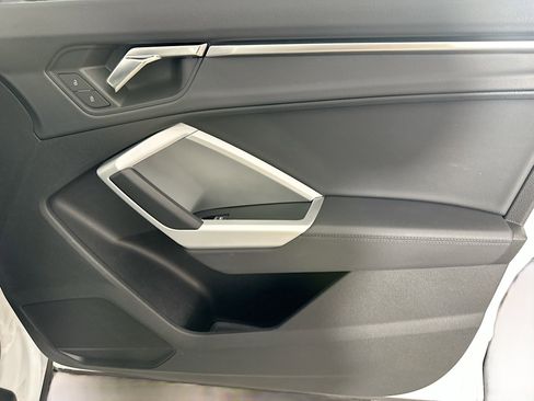 Used 2025 Audi Q3 2.0T Premium image 32