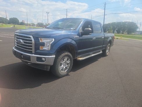 Used 2017 Ford F150 XLT w/ Equipment Group 302A Luxury AWD/4WD image 4