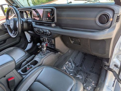 Used 2024 Jeep Wrangler Unlimited Rubicon 392 AWD/4WD image 21