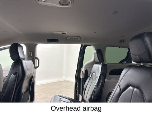 Used 2020 Chrysler Pacifica Touring-L image 29