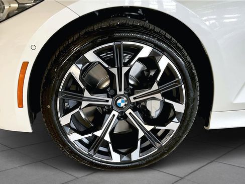 Used 2025 BMW 330i 330i w/ Parking Assistance Package image 11