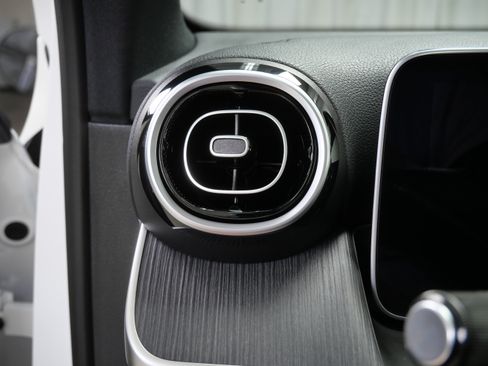 Certified 2026 Mercedes-Benz GLC 300 4MATIC image 23