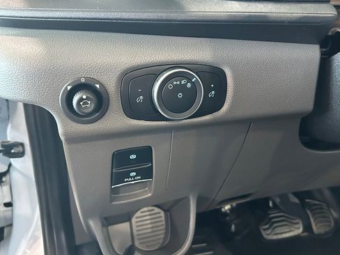 Used 2024 Ford E-Transit Base image 30