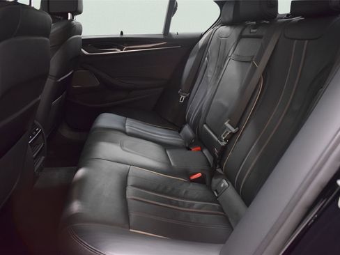 Used 2019 BMW M550i xDrive w/ Premium Package 2 AWD/4WD image 10