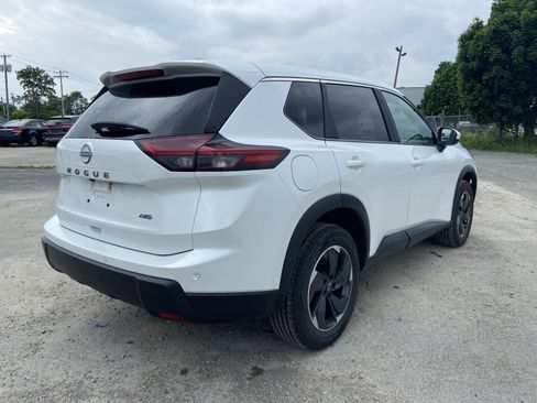 Used 2025 Nissan Rogue SV AWD/4WD image 8