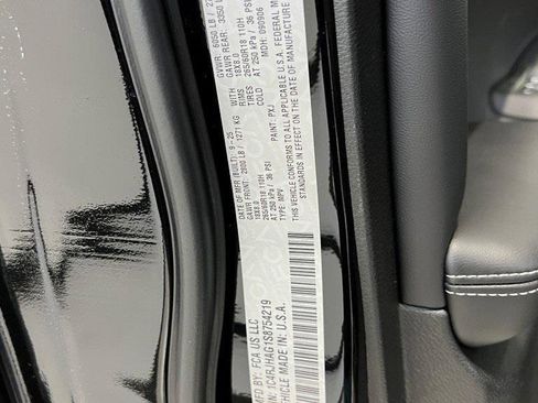 New 2025 Jeep Grand Cherokee Laredo X w/ Luxury Tech Group I image 34