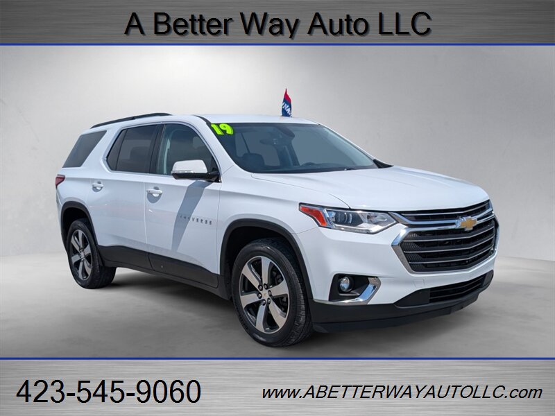 Used 2019 Chevrolet Traverse LT w/ LT Premium Package AWD/4WD image 6