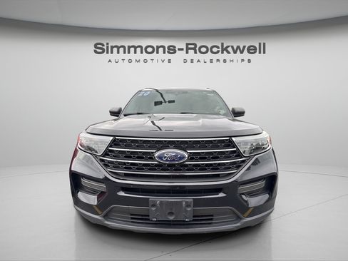 Used 2020 Ford Explorer XLT w/ Comfort Package AWD/4WD image 6