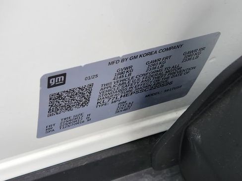Used 2025 Chevrolet Trax LT w/ Driver Confidence Package FWD image 35