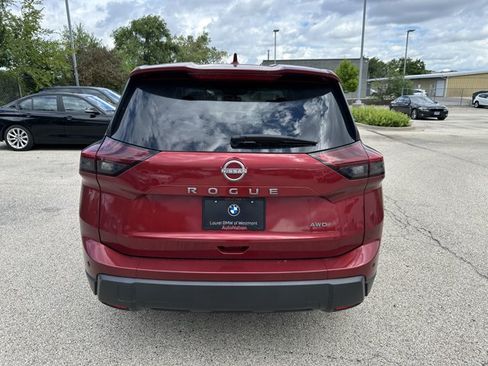 Used 2025 Nissan Rogue SV AWD/4WD image 6