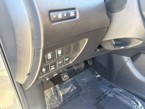 Used 2020 Nissan Rogue Sport SV w/ All-Weather Package image 22