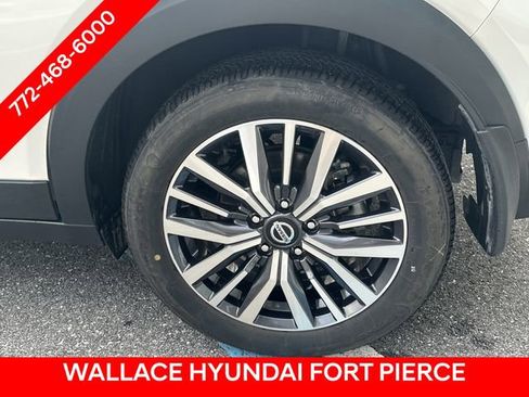 Used 2021 Nissan Kicks SV FWD image 13