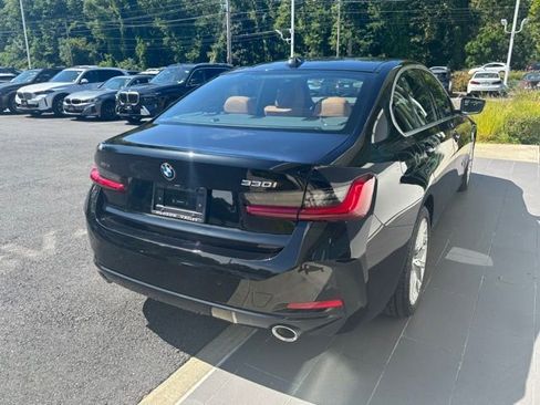 Used 2025 BMW 330i xDrive Sedan w/ Premium Package image 5