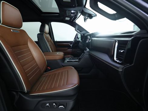 Used 2024 GMC Sierra 2500 Denali Ultimate image 15