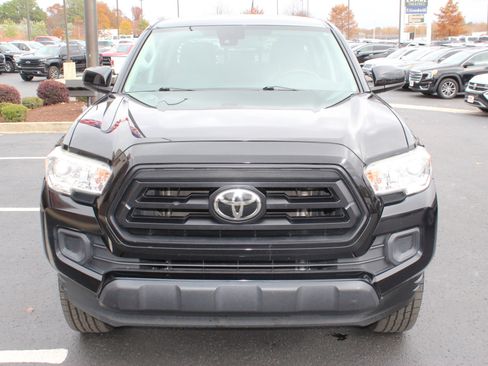 Used 2020 Toyota Tacoma SR image 3
