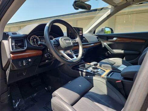 Used 2023 Audi Q5 e Prestige w/ Prestige Package AWD/4WD image 4