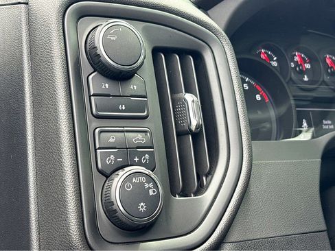 Used 2025 Chevrolet Silverado 2500 Custom w/ Custom Value Package AWD/4WD image 10